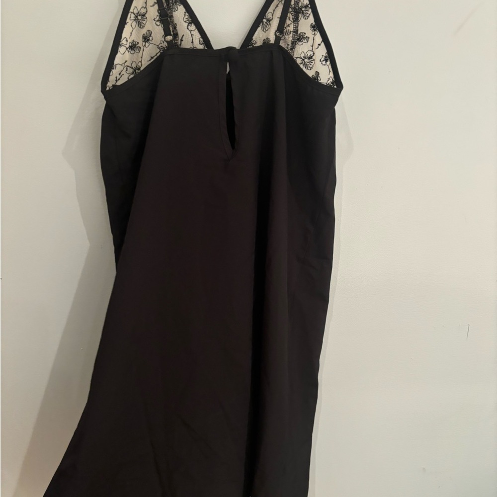 Black and White Lace Trim Mini dress - Picture 4 of 4